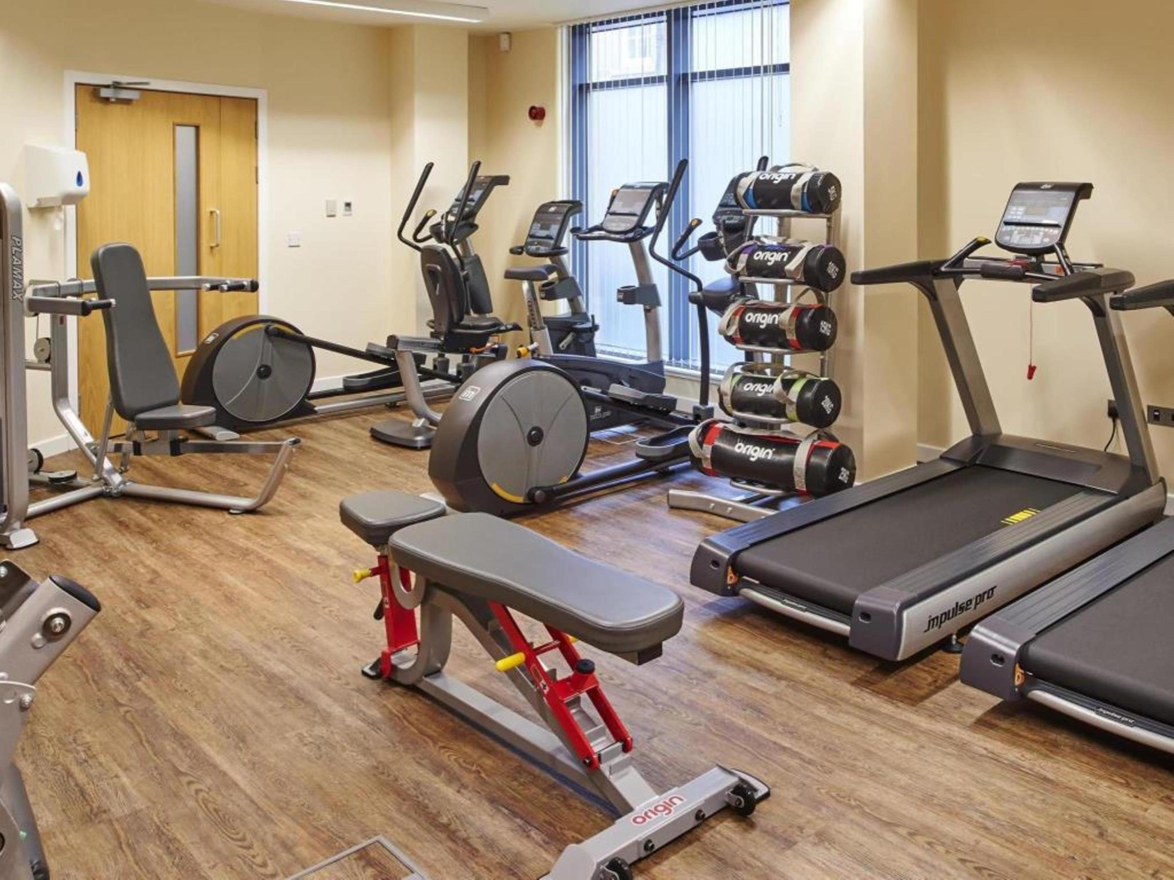 Intercontinental Edinburgh The George By Ihg Hotel Kültér fotó A typical gym