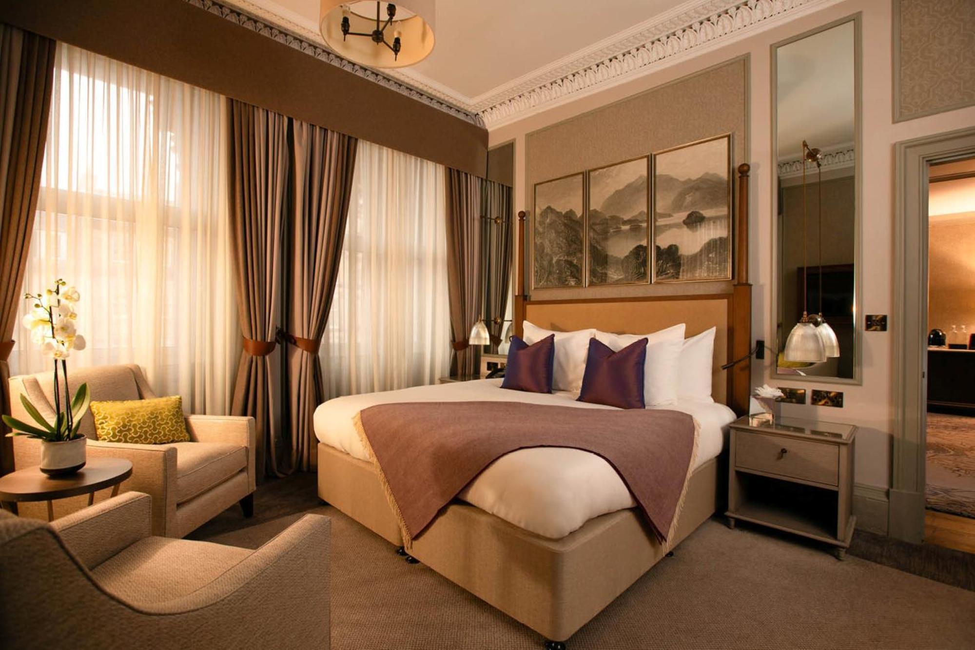 Intercontinental Edinburgh The George By Ihg Hotel Kültér fotó A bedroom at the hotel
