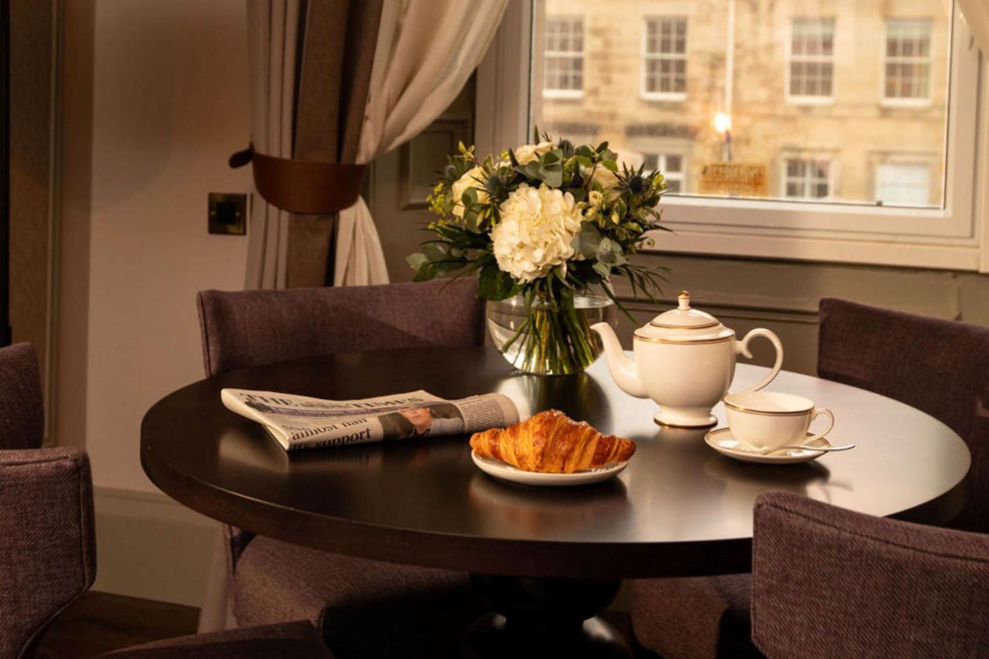 Intercontinental Edinburgh The George By Ihg Hotel Kültér fotó A table set for afternoon tea