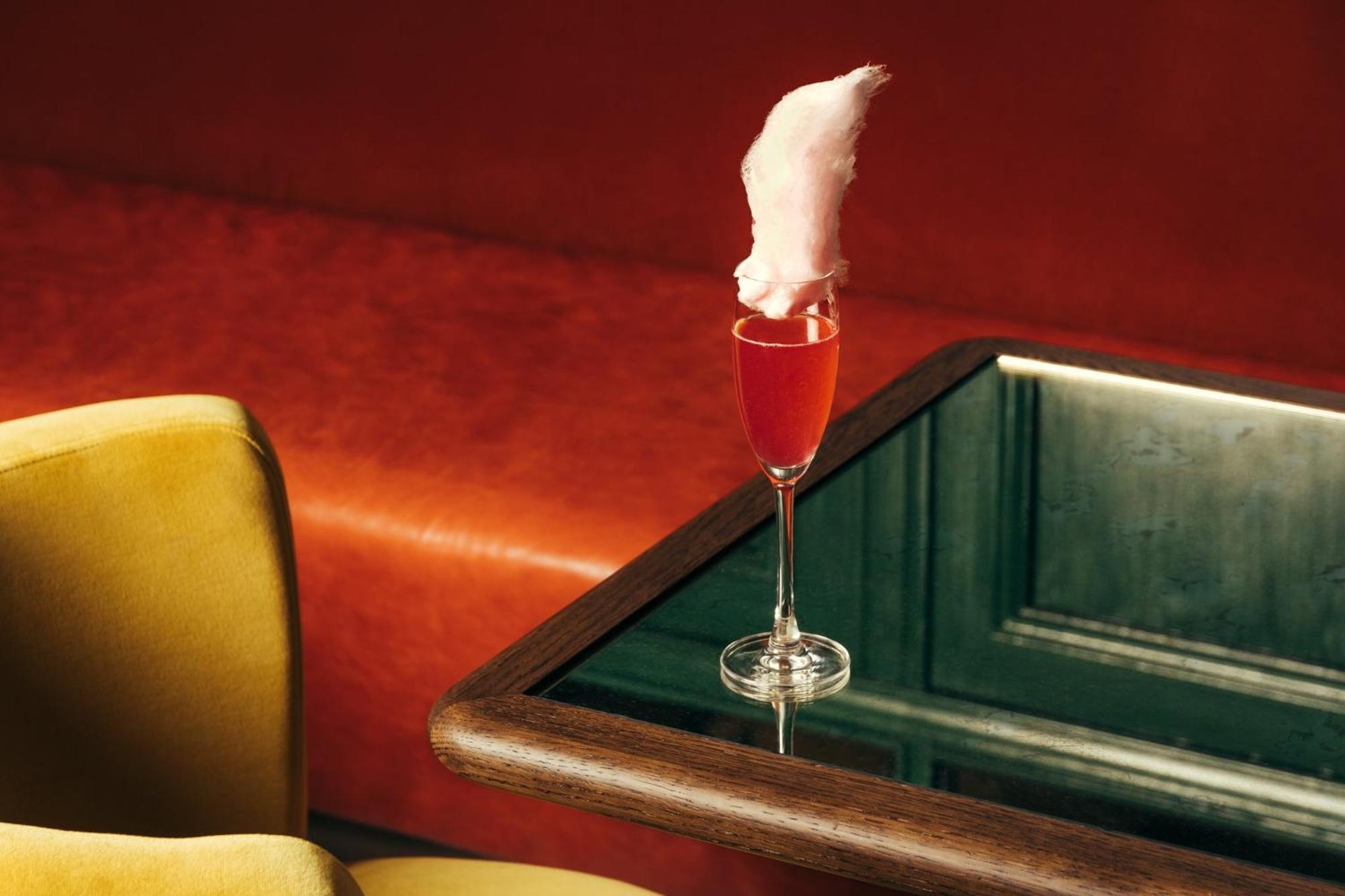 Intercontinental Edinburgh The George By Ihg Hotel Kültér fotó A Clover Club cocktail